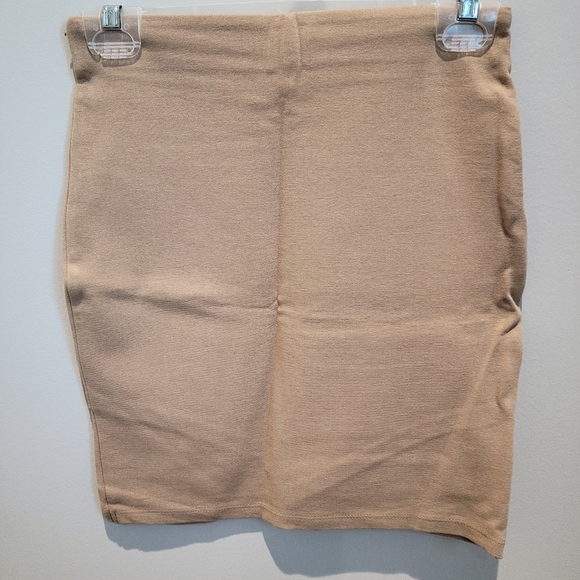 Bodycon skirt - Picture 2 of 3